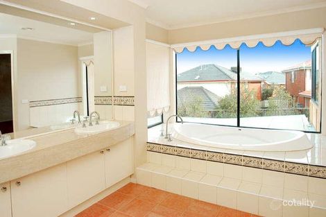 Property photo of 10 Cobblestone Drive Attwood VIC 3049