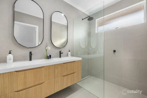 Property photo of 2/48-50 Serrell Street Malvern East VIC 3145