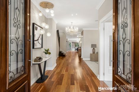 Property photo of 8 Ingleside Crescent Glen Waverley VIC 3150