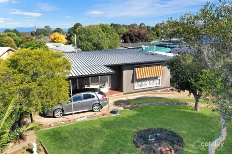17 Clifton Ave, Stawell, VIC 3380