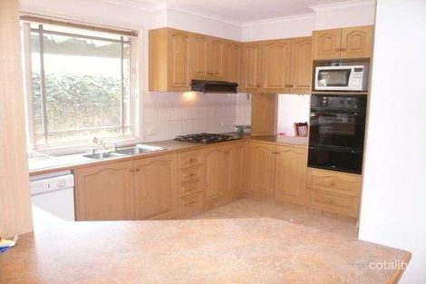 Property photo of 18 Sunnyridge Court Chirnside Park VIC 3116