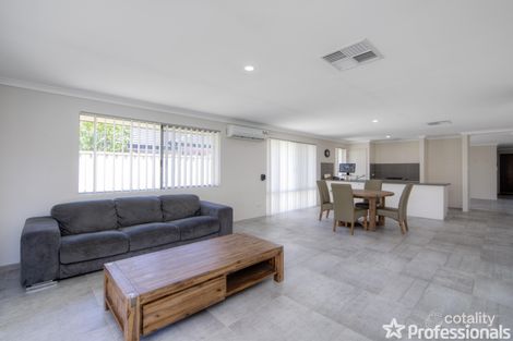 Property photo of 15 Dilabert Lane Wattle Grove WA 6107