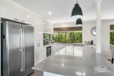 Property photo of 24 Blue Gum Drive Newtown QLD 4350