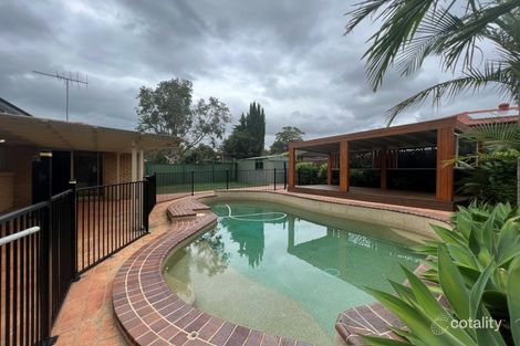 Property photo of 17 Lowe Crescent Elderslie NSW 2570