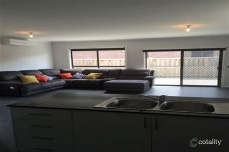Property photo of 23 Cotchin Close Wollert VIC 3750
