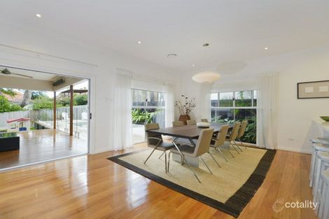 17 Justin St, Holland Park West, QLD 4121