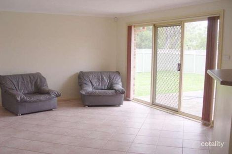 Property photo of 19 Carlon Crescent Farmborough Heights NSW 2526