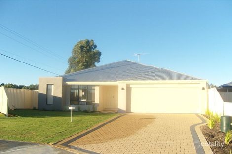 22 Extensa Rd, Wattle Grove, WA 6107