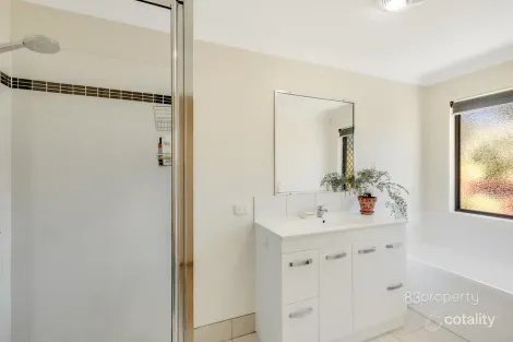 Property photo of 33 Franks Road Regency Downs QLD 4341