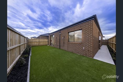 Property photo of 10 Amberfield Street Mickleham VIC 3064