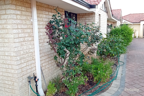 Property photo of 2/7 Anona Place Riverton WA 6148