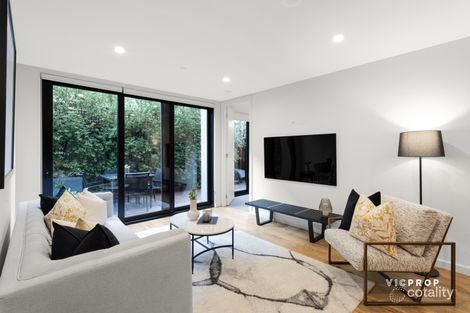 Property photo of 2/16 Tranmere Avenue Carnegie VIC 3163