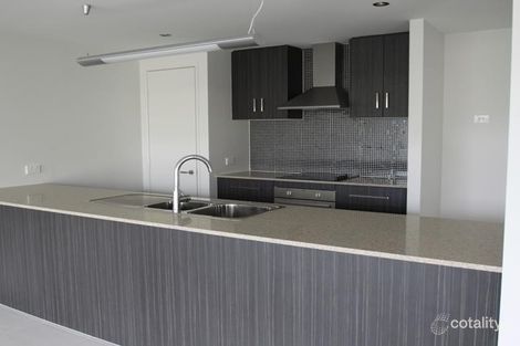 Property photo of 1/17 Mooney Crescent Emerald QLD 4720
