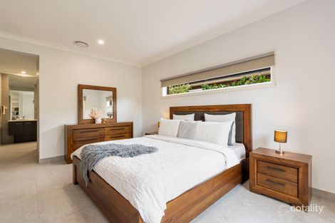 Property photo of 32 Taransay Way Craigieburn VIC 3064