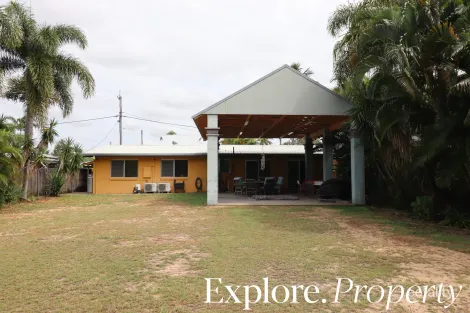 Property photo of 3 Coral Drive Blacks Beach QLD 4740