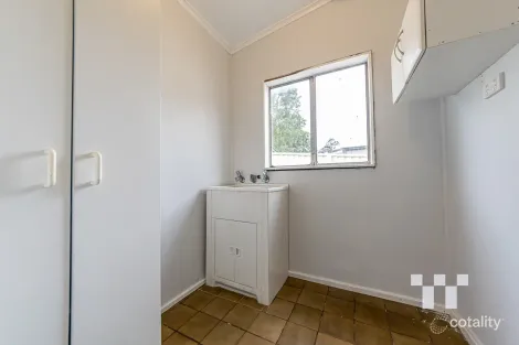 Property photo of 10 Michele Crescent Glendale NSW 2285