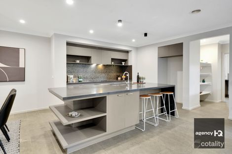 Property photo of 49 Latitude Promenade Truganina VIC 3029