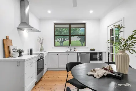 Property photo of 12 Stapleton Street Unanderra NSW 2526
