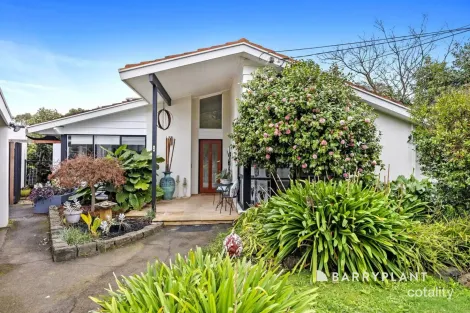 Property photo of 2 Dover Court Ferntree Gully VIC 3156