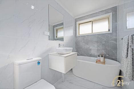 Property photo of 4 Kite Close Green Valley NSW 2168