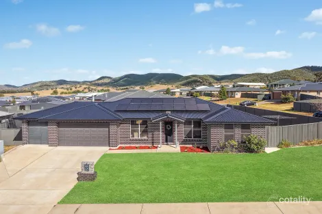 Property photo of 8 Knox Crescent Caerleon NSW 2850