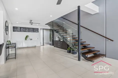 Property photo of 5 Kestrel Lane Coomera QLD 4209