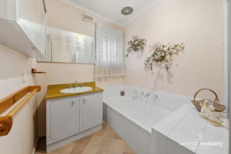 Property photo of 91 Kings Road Kings Park VIC 3021