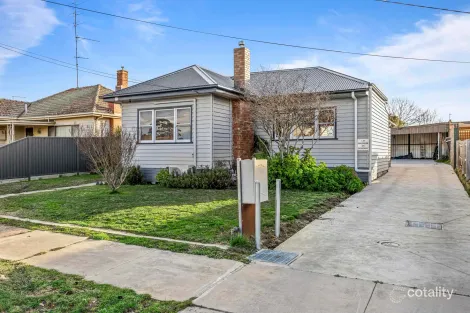 Property photo of 37 Brinkley Avenue Wendouree VIC 3355