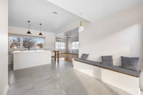 Property photo of 37 Brinkley Avenue Wendouree VIC 3355