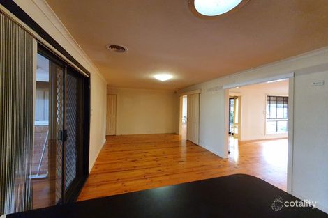 Property photo of 14 Redditch Crescent Deer Park VIC 3023