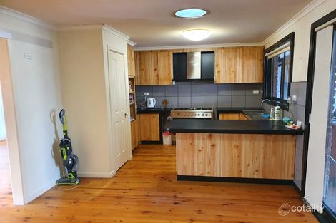 Property photo of 14 Redditch Crescent Deer Park VIC 3023