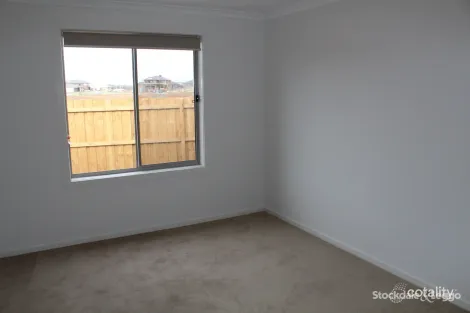 Property photo of 19 Grassdart Street Tarneit VIC 3029