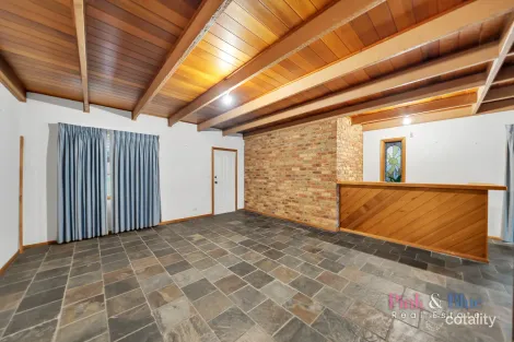 Property photo of 4 Kingston Boulevard Hoppers Crossing VIC 3029