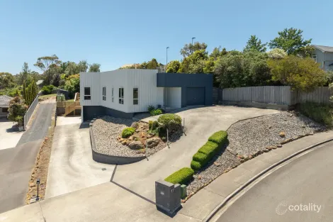 Property photo of 17 Tomarah Crescent Devonport TAS 7310