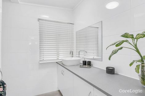 Property photo of 74 Reservoir Road Manoora QLD 4870