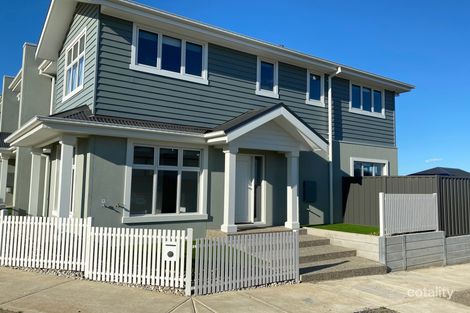 8 Splendour Lane, Berwick, VIC 3806