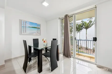 Property photo of 110/10-16 Alexandra Avenue Mermaid Beach QLD 4218