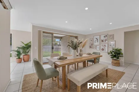 Property photo of 2 Johnstone Place Riverview QLD 4303