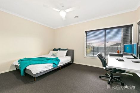 Property photo of 9 Cassowary Avenue Pakenham VIC 3810