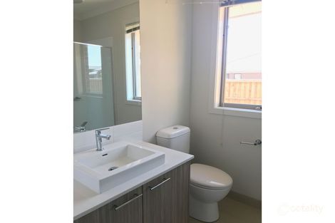 Property photo of 7 Larapinta Entrance Werribee VIC 3030