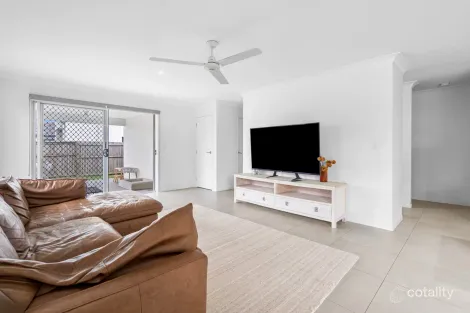Property photo of 2 Aspen Way Arundel QLD 4214
