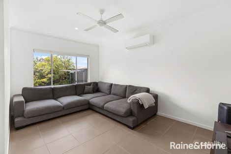 Property photo of 10 Kinross Avenue Cameron Park NSW 2285