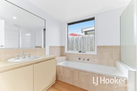 Property photo of 1 Ashdale Court Hampton Park VIC 3976