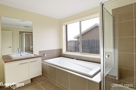 Property photo of 31 Fairbairn Drive Corio VIC 3214