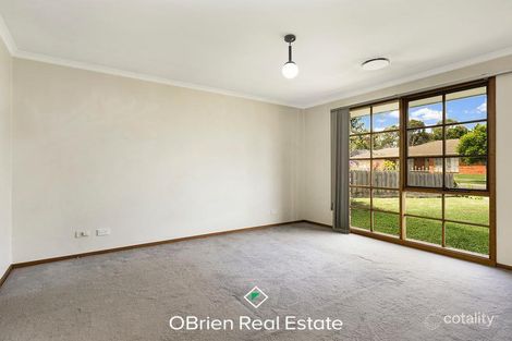 Property photo of 6 Escott Grove Berwick VIC 3806