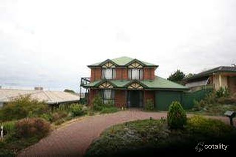 16 Yarromie St, Hallett Cove, SA 5158