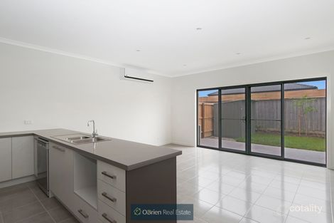 Property photo of 2/2 Sanoma Drive Skye VIC 3977