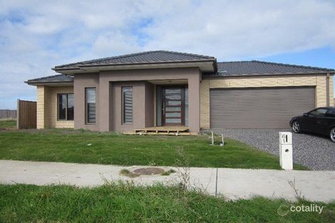 61 Mountainview Bvd, Cranbourne North, VIC 3977