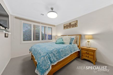 Property photo of 8 Forrester Grove Fraser Rise VIC 3336