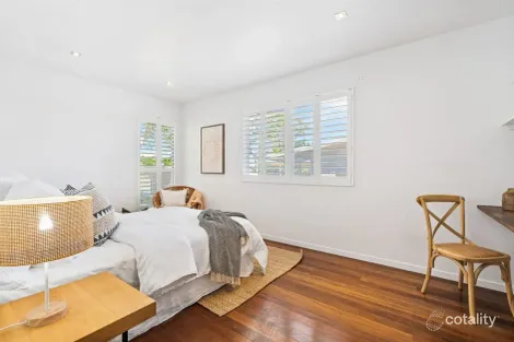 Property photo of 8 Eileen Avenue Southport QLD 4215